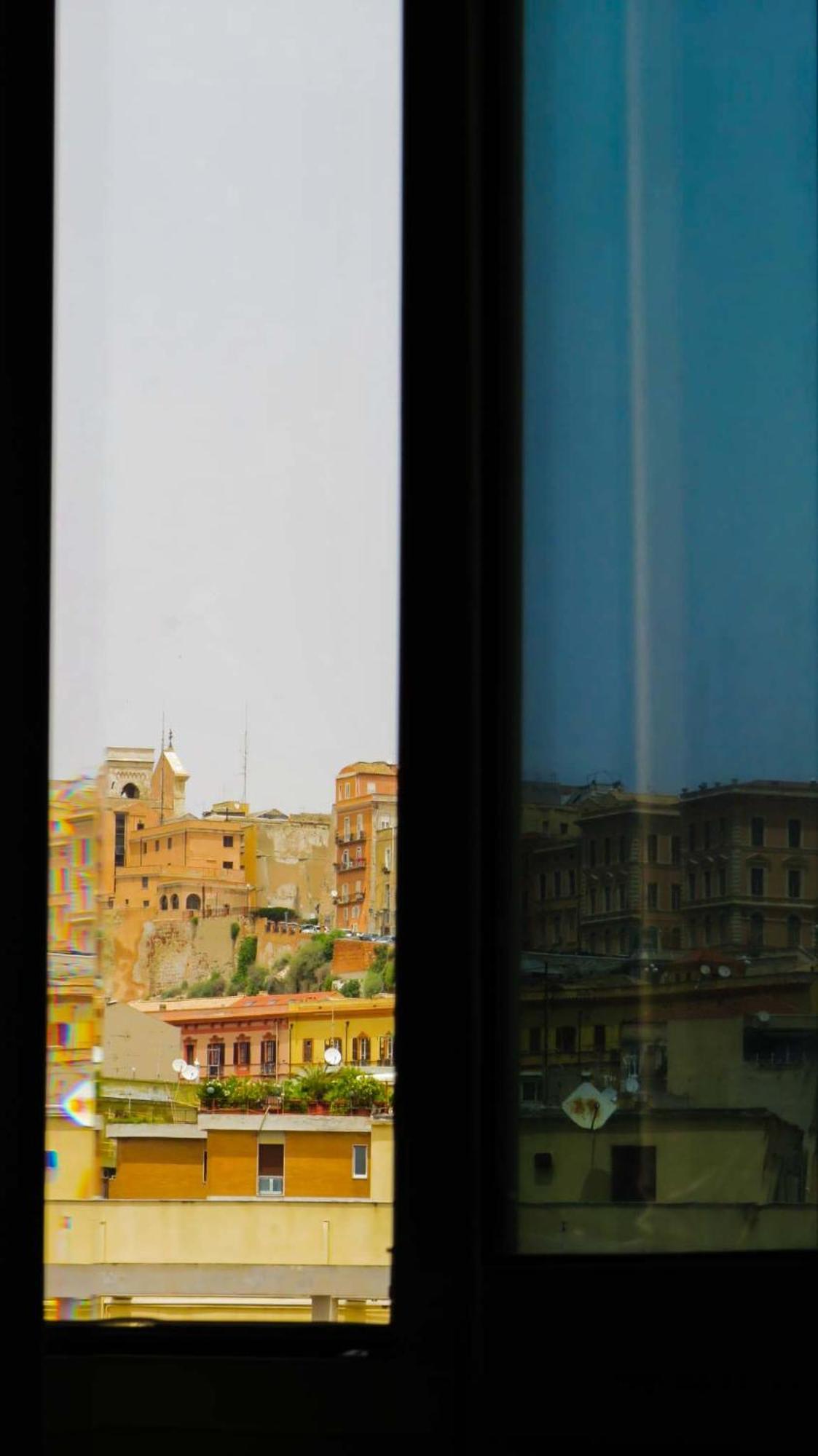 Luna Rossa Rooms كالياري الغرفة الصورة